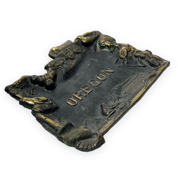 Vintage Oregon Brass Souvenir Ashtray Wildlife Patina State Symbols Dimensional - Picture 2 of 6